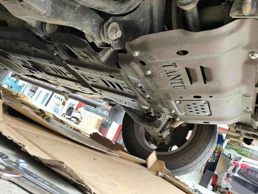 टोयोटा सेक्वॉया स्किड प्लेट के लिए ग्रे 4x4 इंजन कवर और अंडरबॉडी चेसिस गार्ड बोर्ड
