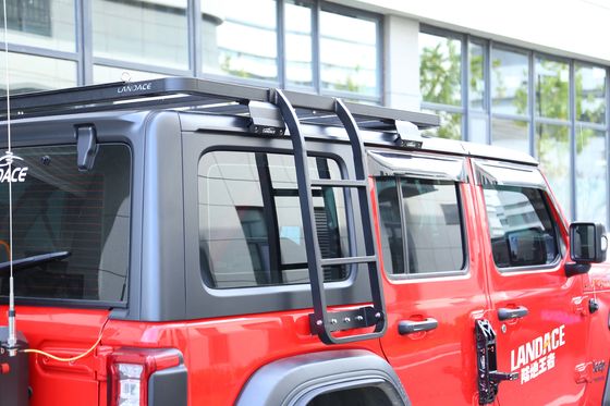 JEEP कार फिटिंग चुनौतीपूर्ण वातावरण के लिए काले एल्यूमीनियम छत रैक सीढ़ी