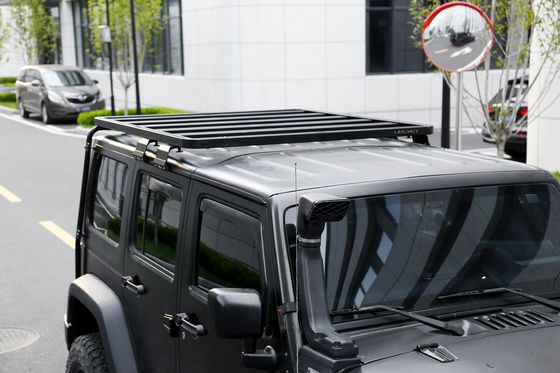 ब्लैक एल्यूमीनियम मिश्र धातु छत रैक क्रॉसबार प्लेटफॉर्म 2023 4x4 Wrangler JK के लिए अपने भंडारण स्थान का विस्तार करें