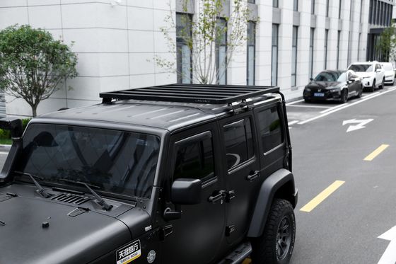 ब्लैक एल्यूमीनियम मिश्र धातु छत रैक क्रॉसबार प्लेटफॉर्म 2023 4x4 Wrangler JK के लिए अपने भंडारण स्थान का विस्तार करें
