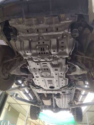 2010-2013 टोयोटा 4Runner LTD नीचे की स्थिति में इंजन सुरक्षा के लिए धातु स्किड प्लेट
