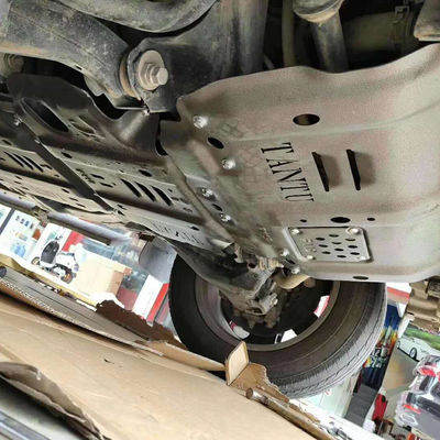 4x4 टोयोटा टुंड्रा स्किड प्लेट ब्लैक पेंट इंजन सुरक्षा
