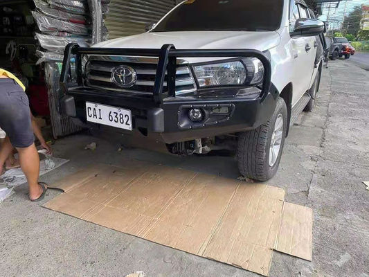 बंपर प्लेट्स कार विंच के लिए फेंडर कवर बुल बार फ्रंट बंपर टोयोटा हिलक्स के साथ संगत