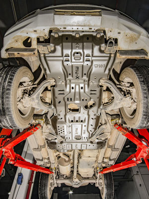 ISUZU MU-X DMAX के लिए सुरक्षात्मक कवच ईंधन टैंक स्किड प्लेट मूल आकार से मेल खाता है