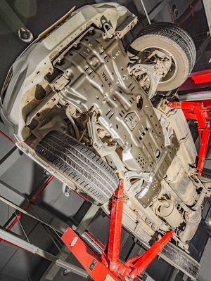 ISUZU MU-X और D-MAX सहायक उपकरण OEM स्किड प्लेट इंजन ट्रांसमिशन ट्रांसफर केस के लिए