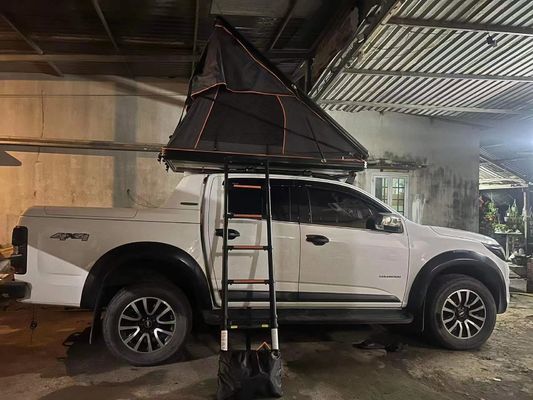 4x4 ऑफरोड कार छत सहायक उपकरण क्लैमशेल एल्यूमीनियम हार्ड शेल छत तम्बू 4 व्यक्ति