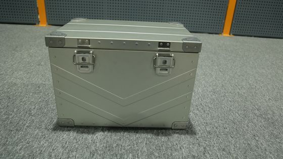 G.W 8.5kg ज्यामितीय पैटर्न एल्यूमीनियम मिश्र धातु कार कैंपिंग रसोई बॉक्स भंडारण इन्सुलेशन